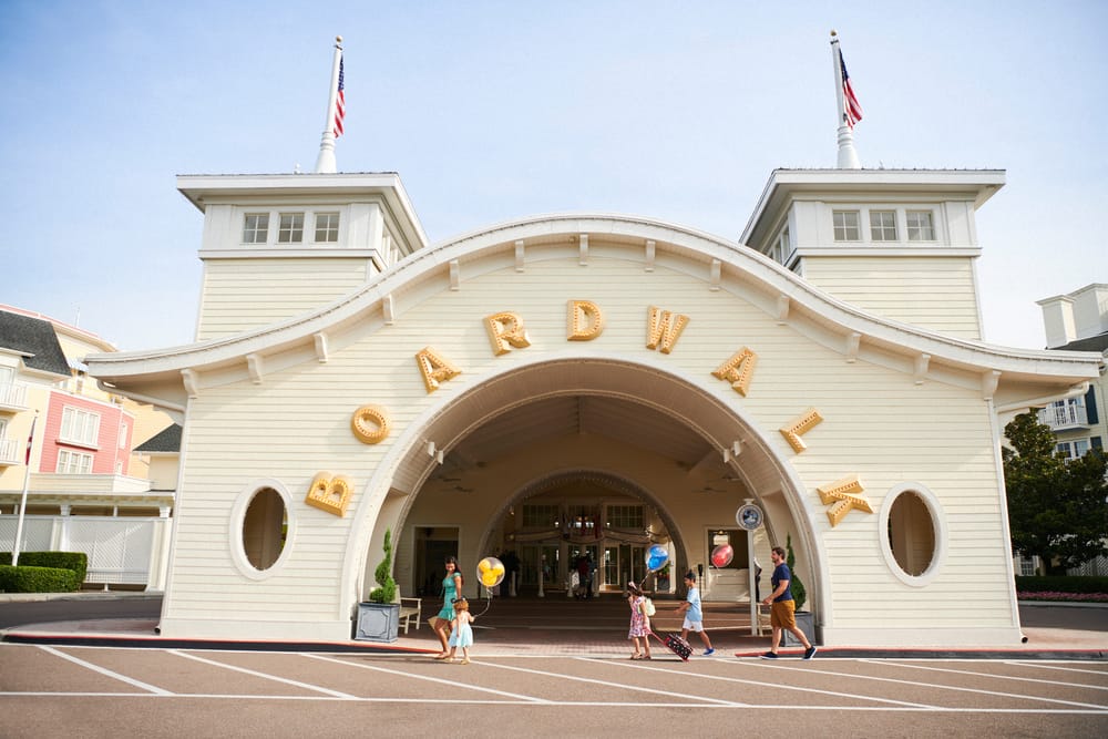 0617ZP_11535CM_xak-1000x667-5bda94c Disney World Resort: BoardWalk Entrance