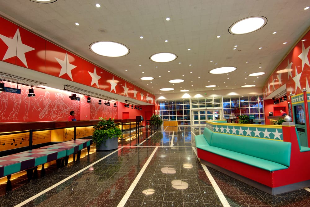 1155404283_0116AS_0017DZ-1000x667-d5c9908 Disney World Resort: All Star Music Lobby