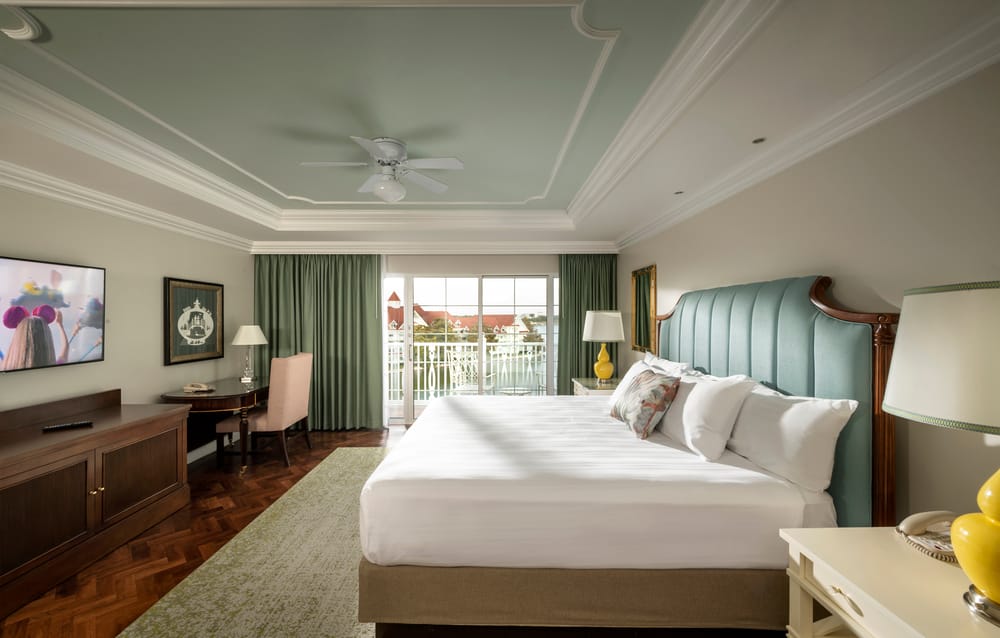1208ZP_0498KP_TV-1000x639-70a4056 Disney World Resort: Grand Floridian Villas Bedroom