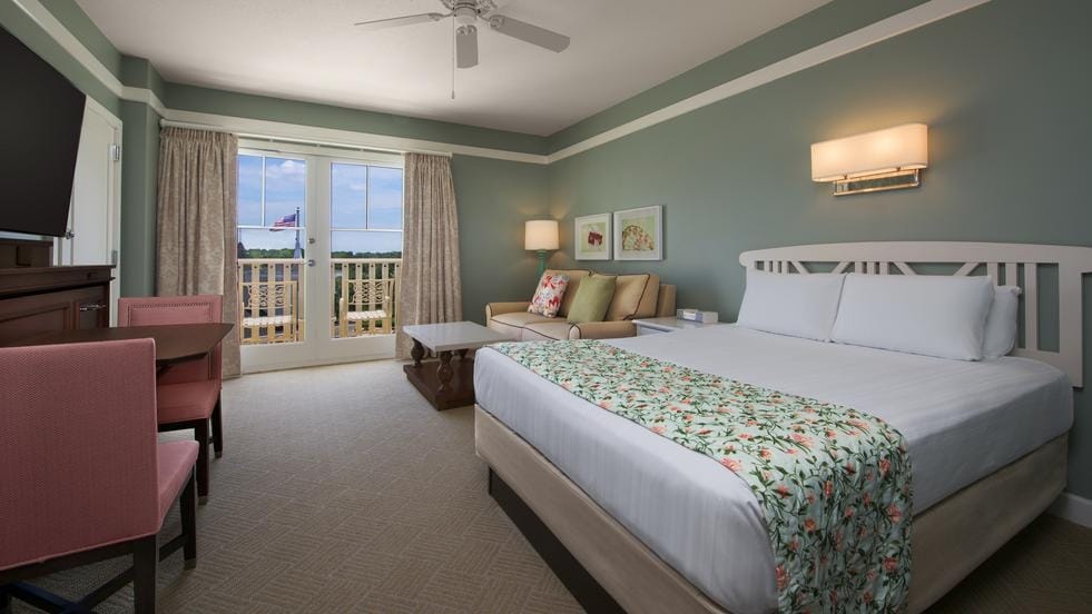 GC_20150713_3738_KS-981x552-8300d45 Disney World Resort: BoardWalk Villa Bedroom
