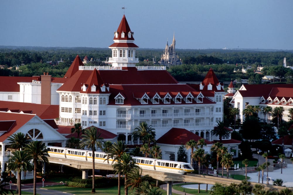 Grand_Floridian_Exterior_with_Monorail-1000x667-d5c9908 Disney World Resort: Grand Floridian Overview