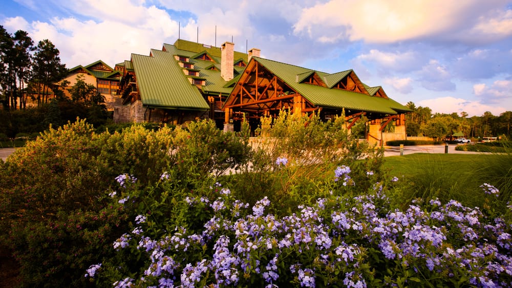 WDW - Wilderness Lodge - Outside - V2-1000x563-1426fe1 Disney World Resort: Wilderness Lodge Entrance